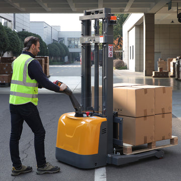 Full Electric Straddle Stacker| 3300 lb| 130